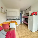 Grazioso N 61 A 100 Mt Dal Mare *