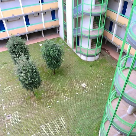 Grazioso N 61 A 100 Mt Dal Mare