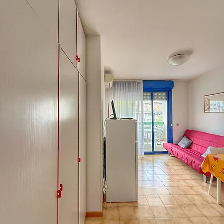 Grazioso N 61 A 100 Mt Dal Mare Apartman *