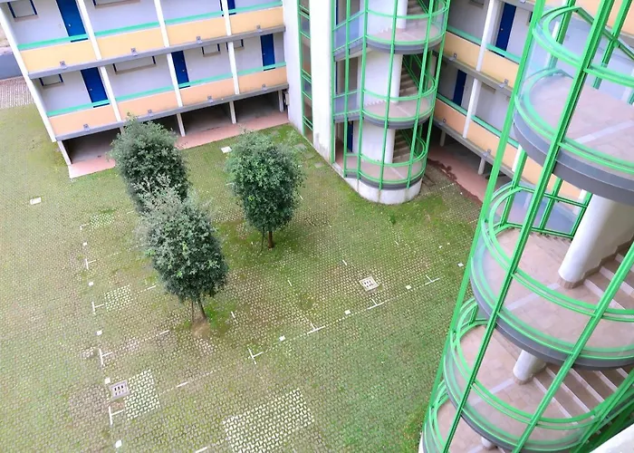 Grazioso N 61 A 100 Mt Dal Mare